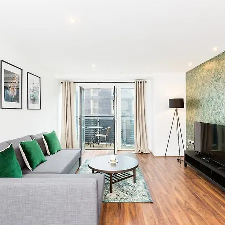 Massplaza 2 Bedroom With Balcony - Hi Floor Apartment *