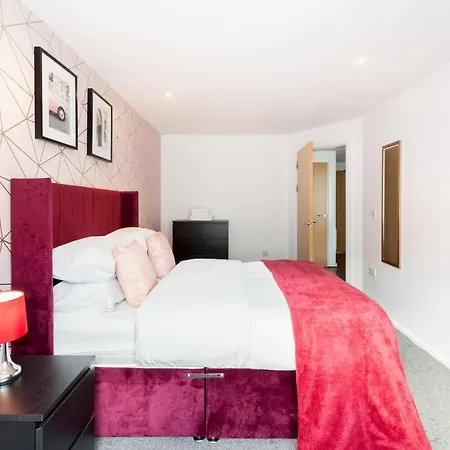 Massplaza 2 Bedroom With Balcony - Hi Floor * Birmingham